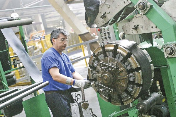 PYME piden a Quiroz simplificar su sistema y mantener en 12,5% el impuesto que grava sus utilidades