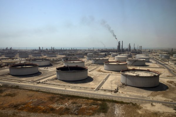 OPEP sufre desplome récord de producción por la guerra en Medio Oriente