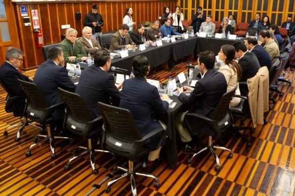 Plan Salmón 2050: gremios, academia y autoridades impulsan reforma a la Ley Lafkenche para destrabar inversiones acuícolas