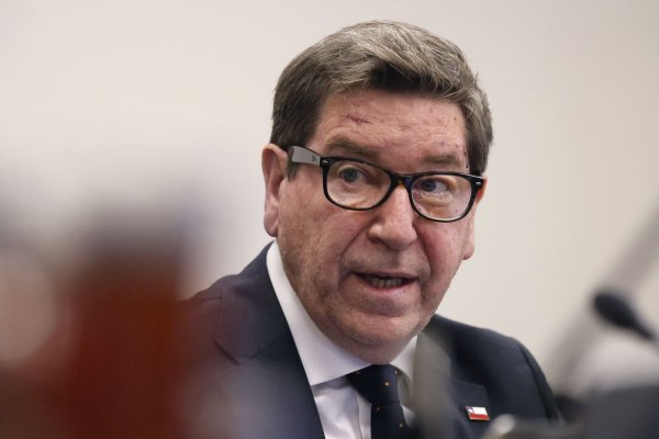 Biministro Mas revela patrimonio que incluye sociedad valorada en $ 43.851 millones y copropiedad en 390 inmuebles