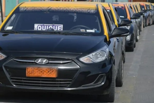 Taxistas de Iquique y Alto Hospicio aumentarán sus tarifas en hasta $ 500 por tramo en medio de creciente presión por costos