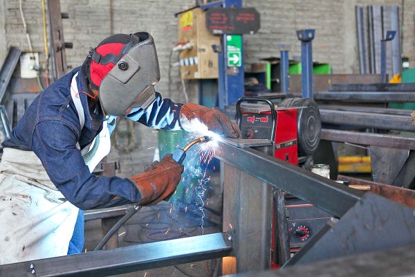 Gremios del mundo PYME se dividen ante proyecto de Kast y la Multigremial arremete por inminente alza de impuestos al sector desde 2028