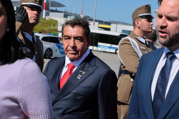 “US$ 20.000 millones en 20 minutos”: El hombre que está convirtiendo a Trump en una máquina de hacer negocios a escala mundial
