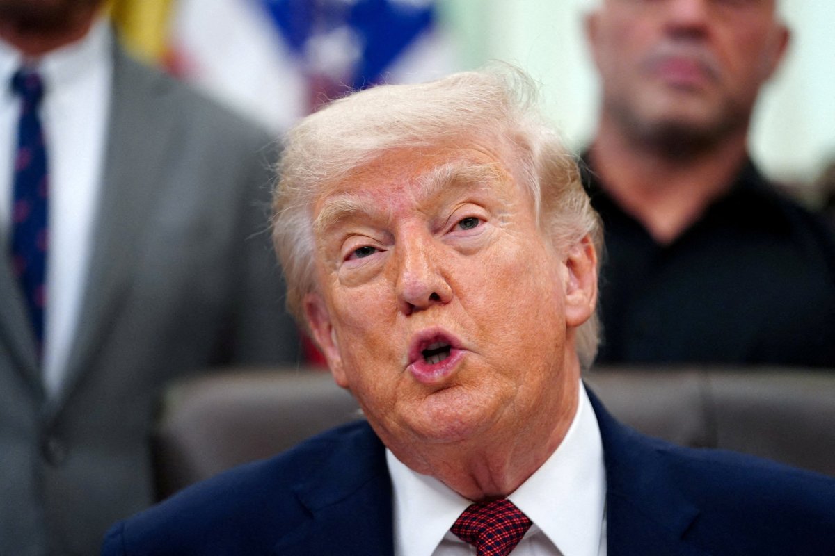 <p>Trump se retracta y extiende el alto el fuego con Irán hasta que concluyan las conversaciones</p>