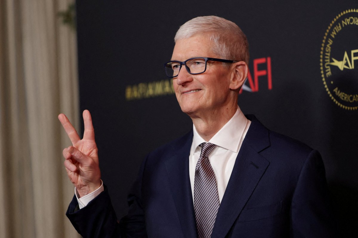 <p>Cook, de 65 años de edad, dejará su cargo como CEO de Apple Inc. a finales de este año. (Foto: Reuters)</p>