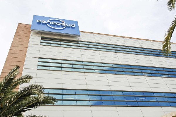 Cencosud sigue con su plan de expansión y apunta a abrir dos supermercados en Santiago