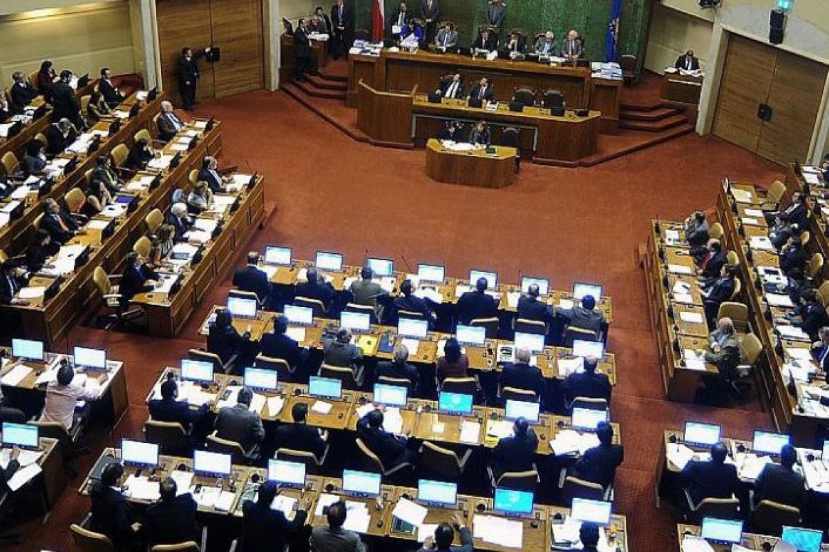 <p>La oposición cumplió su amenaza y presentó reservas de constitucionalidad al proyecto misceláneo</p>