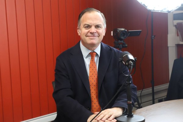 La defensa de Matías Walker del proyecto misceláneo: “Es plenamente posible volver a conciliar en Chile crecimiento económico con justicia social”