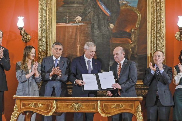<p>“El texto fue firmado por el Presidente Kast en una ceremonia en La Moneda a las 7:30 de la mañana de este miércoles”</p>