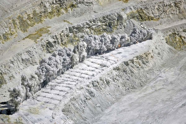 Producción trimestral de cobre de BHP cae 7%, pero minera refuerza proyección de acercarse a los 2 millones de toneladas anuales