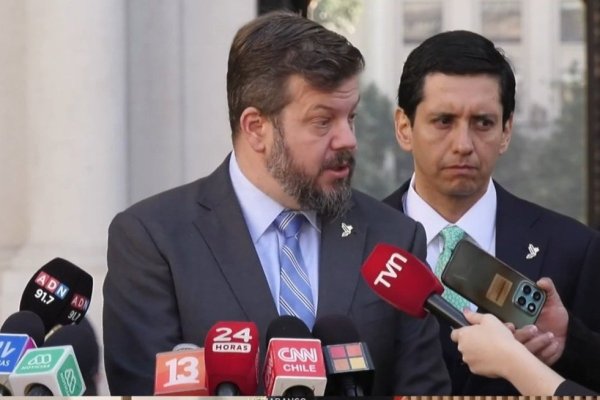 Ahora en DF | Kaiser se reúne con ministro del Interior y destaca apoyo al proyecto de reconstrucción: "Si hubo algún malentendido, ya quedó superado"
