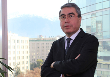<p>Osvaldo Adasme asume funciones como nuevo comisionado de la CMF</p>
