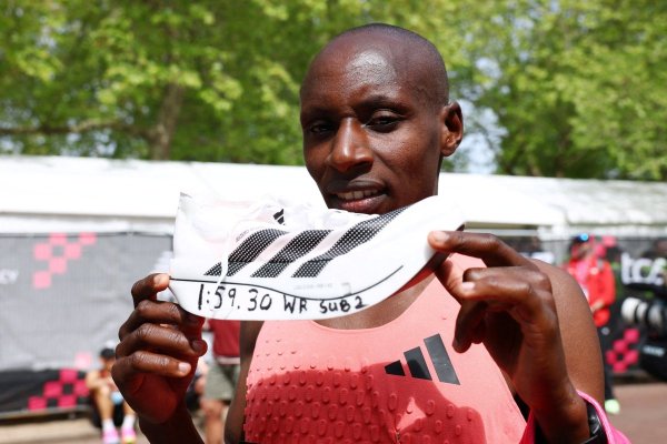 Adidas triunfa en los maratones con sus "superzapatillas" de sólo 97 gramos