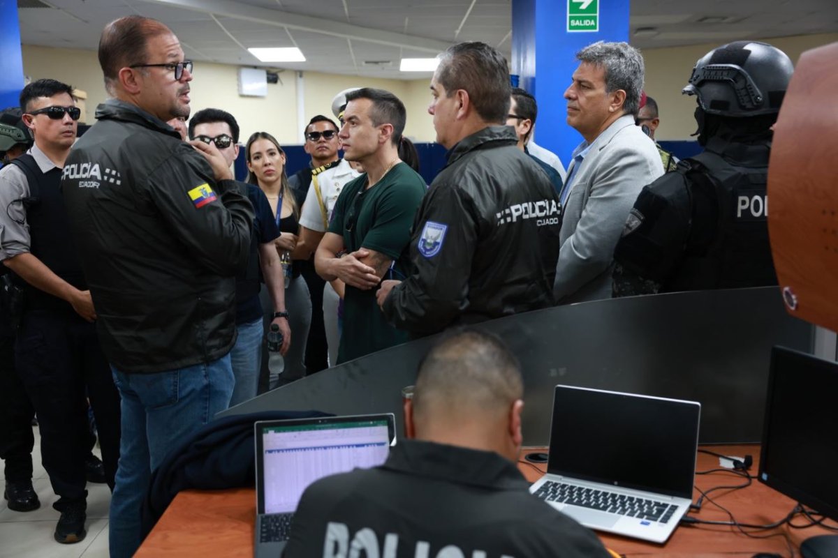 <p>Presidente de Ecuador anuncia desarticulación de red de corrupción en empresa estatal de electricidad</p>