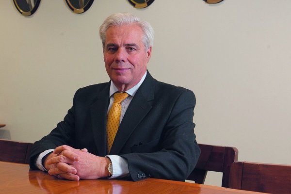 Gobierno define nueva mesa directiva de EFE y economista Jorge Claude asume presidencia