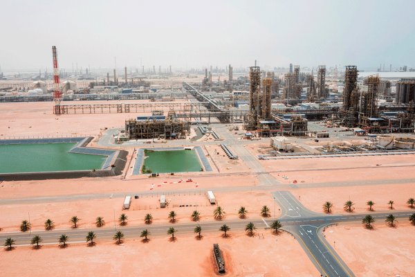 Emiratos Árabes Unidos abandona la OPEP en medio de alzas del crudo por incierto futuro de la guerra