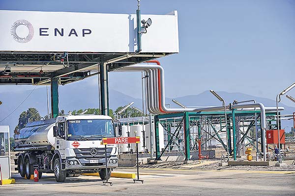 Directorio de ENAP decide ejercer acciones legales por manipulación de cifras medioambientales