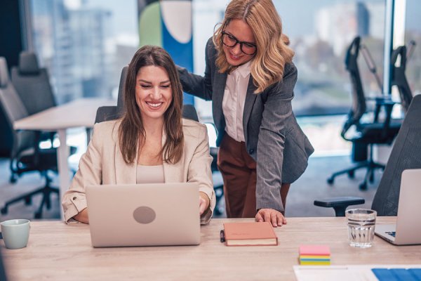 <p>Nueva ley impulsa ingreso de mujeres en directorios: 19 de las 33 compañías IPSA cumplen con presencia mínima de 20%</p>