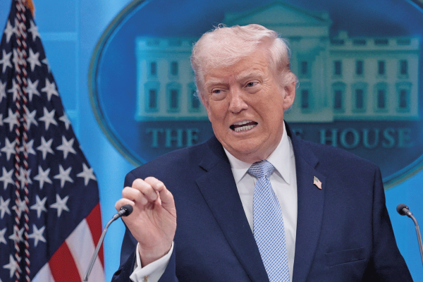 Trump afirma que mantendrá el bloqueo de Irán y el petróleo Brent escala a US$ 122, su máximo desde 2022