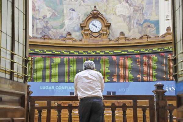 Ganadores y perdedores: las acciones que mueven los resultados del IPSA en el arranque de 2026