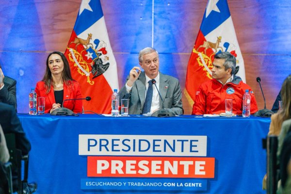 Kast intenta zanjar disputa por recortes entre Quiroz y Poduje: “Somos un equipo de trabajo donde hay discusiones y planteamientos de mejora”
