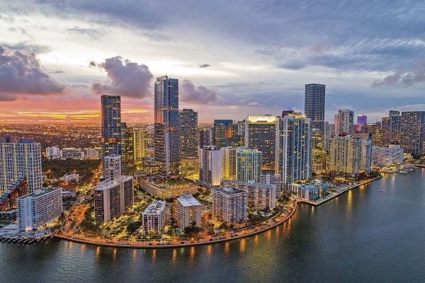 Las razones de las startups y fondos de inversión chilenos para instalarse en Miami