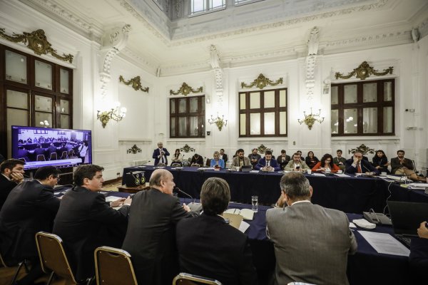 "Son unos dictadores": la tensa sesión de la comisión de Hacienda donde la oposición reclamó por la rápida tramitación de la ley de reactivación del gobierno
