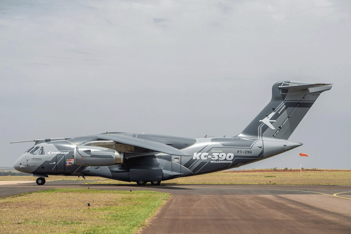 <p>El Embraer C-390 Millennium es un avión de transporte militar táctico bimotor.</p>