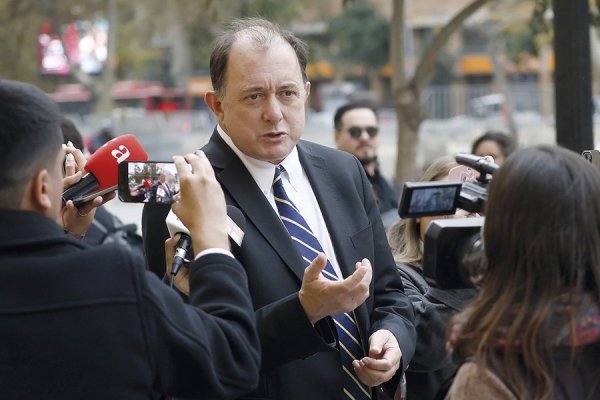 Poduje se reunió con Kast buscando cerrar controversias: dijo que “mejorará las formas” y firma la paz con Quiroz