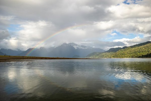 Colbún presenta plan de mitigación ambiental para el lago Chapo que garantiza continuidad operativa de la central Canutillar