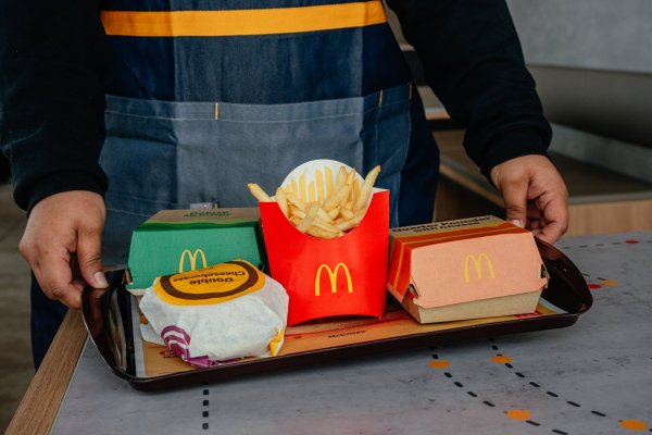 Las ventas de McDonald’s suben mientras la cadena recoge frutos de su apuesta por menús baratos