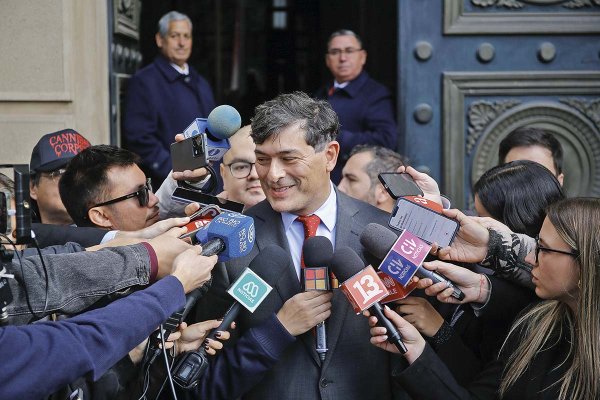 Parisi tras una "muy intensa reunión" con Quiroz luego del portazo del PDG a la ley de reactivación: “Si se corrige lo que mandó Hacienda, por supuesto que van a estar los votos”