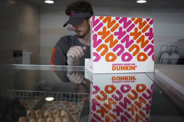 Dueña de Dunkin' Donuts presenta su solicitud de salida a bolsa en EEUU