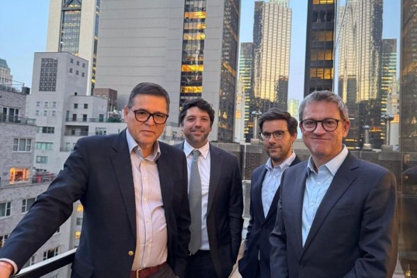 Caviar chileno en B&E y la cargada agenda de Quiroz: la trastienda del Chile day
