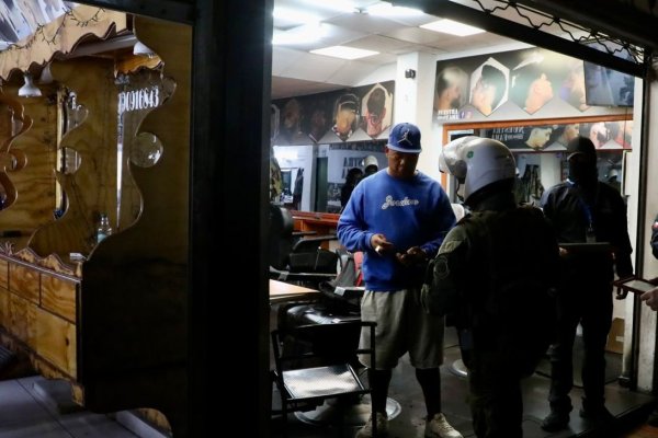 ¿Corte de pelo a medianoche? Contraloría anula ordenanza municipal de Antofagasta que restringía horarios de barberías, peluquerías y salones de belleza