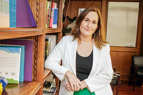 Exdirectora ejecutiva del SEA Valentina Durán plantea necesidad de mejoras en reforma al SEIA y levanta alerta por tramitación paralela con proyecto misceláneo