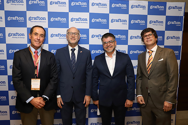 Pablo Muñoz, Gerente Comercial, Vial & Vives-DSD; Jaime de Orbegoso, presidente Cámara Chileno Peruana de Comercio; Javier Galaz, CEO Grafton Latam; Gonzalo Bonifaz, Cónsul General del Perú en Santiago.