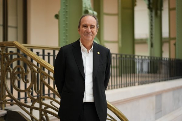 Xavier Niel, el magnate dueño de Millicom, viene a Chile