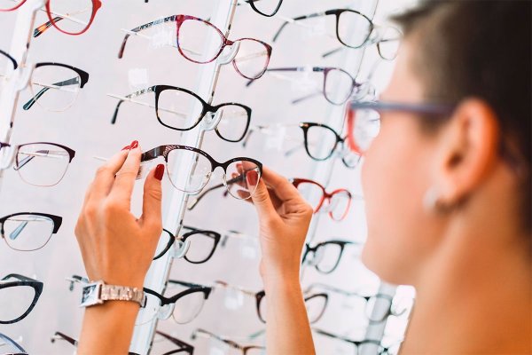 Duelo de ecosistemas: la compra de Rotter & Krauss por SB redefine el tablero del retail óptico