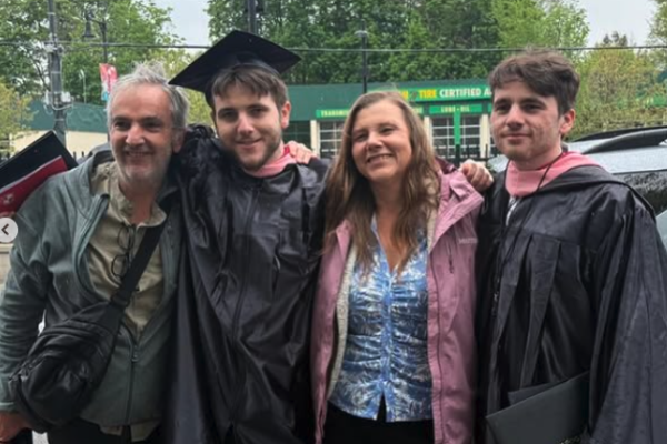 El encuentro de los Paulmann y los Mayne-Nicholls en la graduación de Berklee