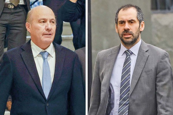 <p>El ministro de Hacienda, Jorge Quiroz, y su antecesor, Nicolás Grau. Fotos: Aton.</p>