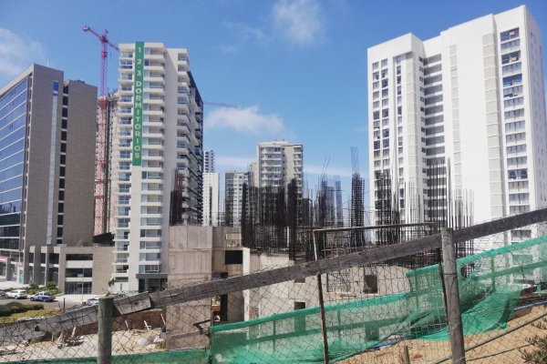 Escala contienda por proyecto Alto Santorini en Reñaca: inmobiliaria presenta recurso de reposición a Dirección de Obras Municipales de Viña del Mar
