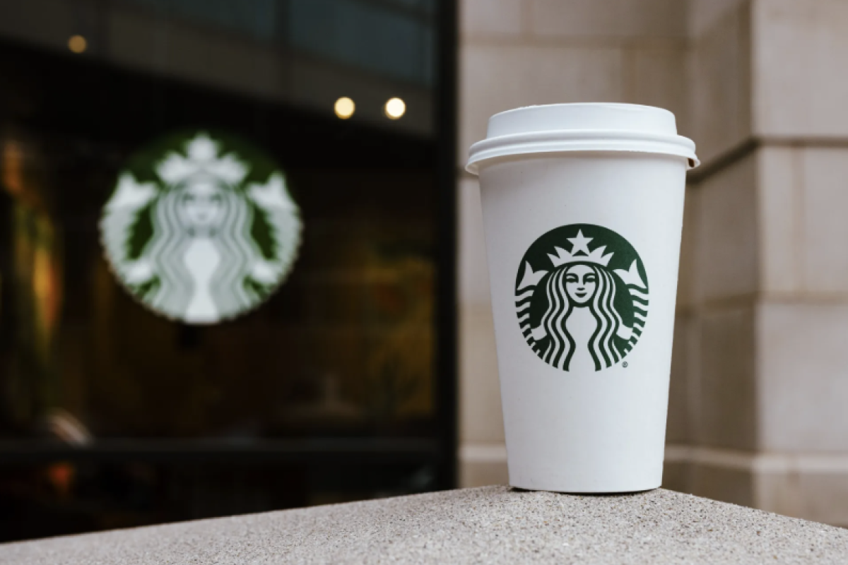 <p>Mexicana Alsea extiende su alianza con Starbucks hasta 2046 y acciones suben casi 3%</p>