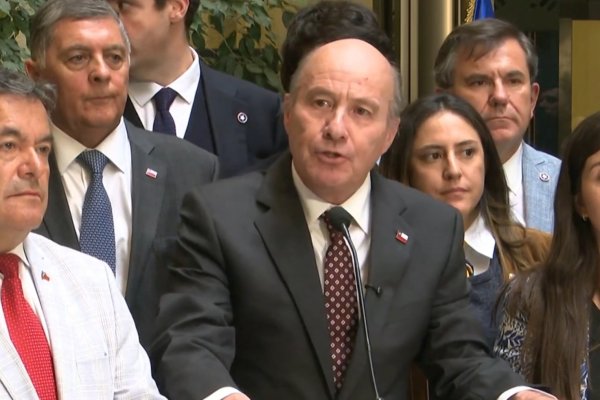 <p>Ahora en DF | Ministro Quiroz celebra amplia aprobación de la ley de reactivación en la Cámara: "Hemos recibido un respaldo histórico"</p>