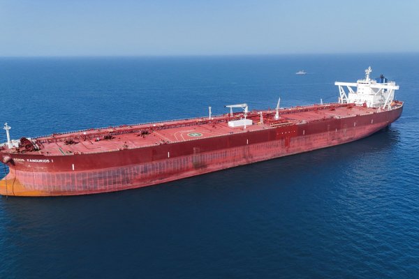 El petróleo cae por debajo de los US$ 100 por barril tras el paso de dos superpetroleros rumbo a China por el estrecho de Ormuz