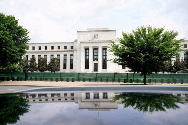 <p>Minutas Fed: funcionarios pidieron en abril que el banco central abandonara su sesgo de flexibilización monetaria</p>