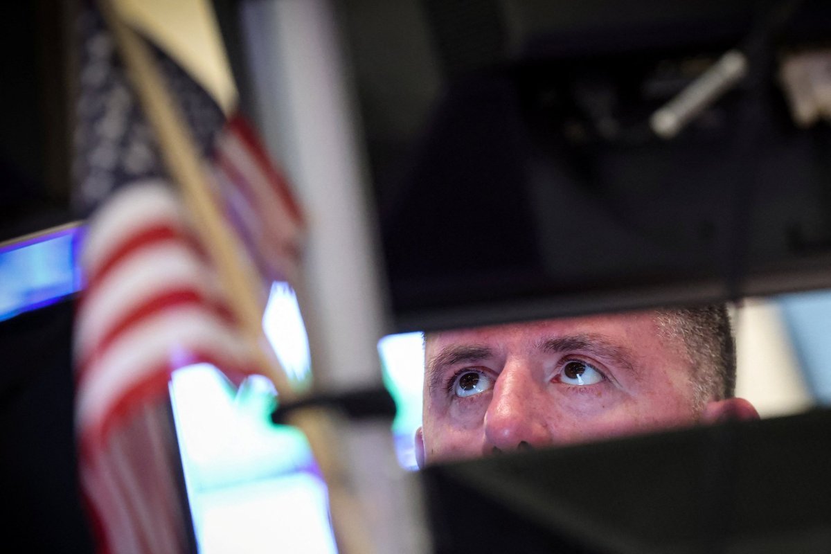 <p>Wall Street sube y petróleo cae con fuerza por debajo de los US$ 100 el barril ante señales de avance entre EEUU e Irán</p>
