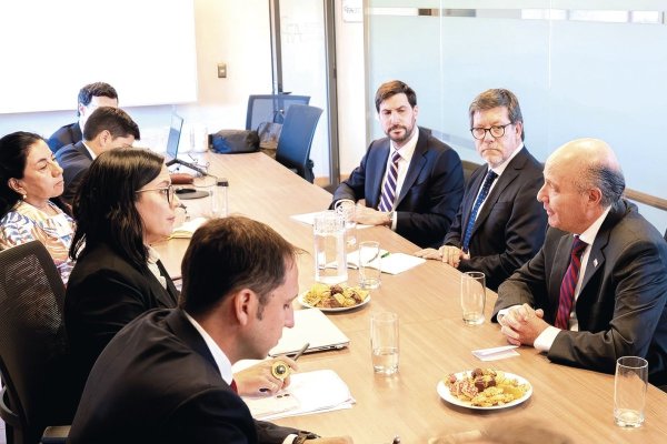 <p>Hacienda, Dipres y el CFA se habían reunido a fines de abril.</p>