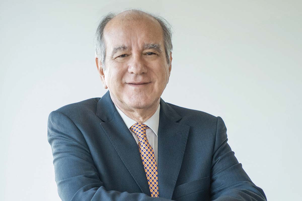 <p>Diego Peralta, el abogado de las grandes operaciones que llega a la primera línea jurídica de la CMF</p>