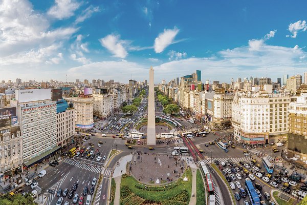 Mercado de capitales de Argentina gana profundidad de la mano de Javier Milei: banca tradicional vuelve a prestar y crece la bolsa